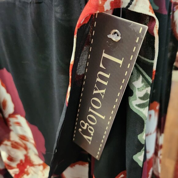 Luxology Floral Wrap Maxi Dress – Size 12 – Black Red White – NWT - Picture 8 of 8